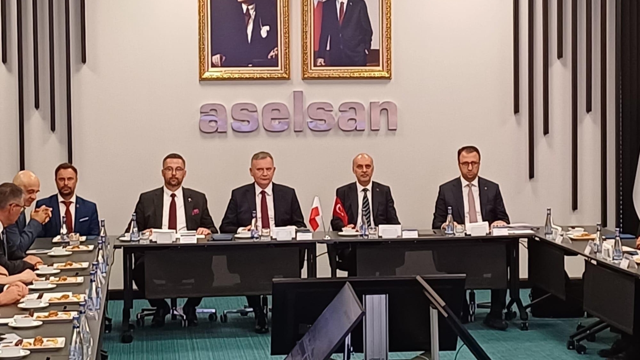 c26ac90d-e92d-4d1a-8221-fbf801a97e08